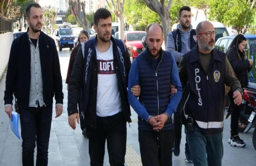 Eşini katleden zanlı, mekanda para üstünü bıraktı