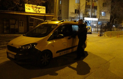 Ticari takside unutulan çantayı fark eden şoför karakola teslim etti