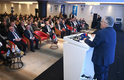 Başkan Büyükkılıç’tan zirvede ‘bilişim’ vurgusu