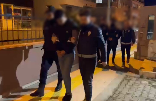 Yalova’da bilezik gasp ettiği iddiasıyla yakalanan 2 zanlı tutuklandı