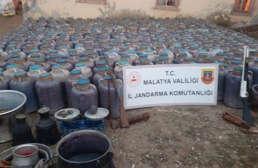 Malatya'da 13 bin 464 litre kaçak şarap ele geçirildi