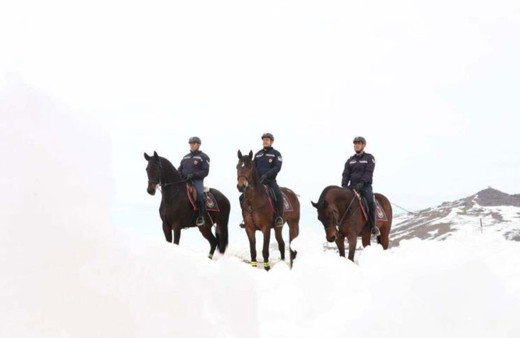 Van’da kaçakçılık faaliyetlerine karşı atlı birlikler görev başında!