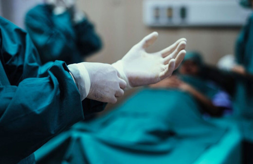 Doktorlar inanamadı! Burnundan 150 canlı kurtçuk çıkarıldı!