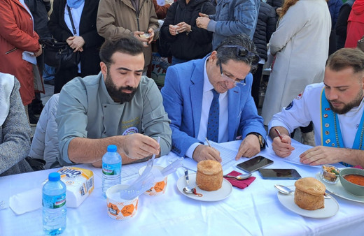 Bornova HEM 41 çeşit tarhanayı şenlikte buluşturdu