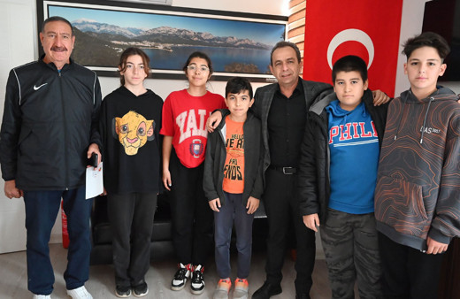 Kemer Belediyesi’nden sporculara ulaşım desteği