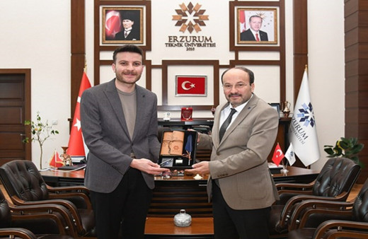 Rektör Çakmak ödüllü genç araştırmacıyı misafir etti