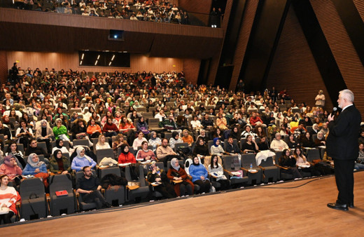 Başkan Başdeğirmen: "Gençlerimize faydalı olmaya çalışıyoruz"