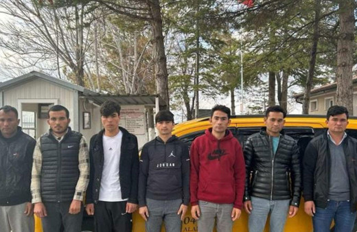 Yakalanan 7 düzensiz göçmene 159 bin lira para cezası