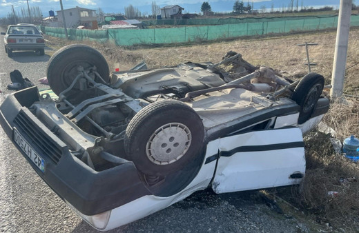 Kontrolden çıkan otomobil takla attı: 2 yaralı