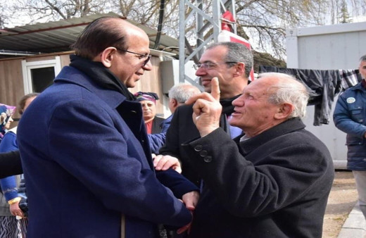 Yeşilyurt adayı Prof. Dr. İlhan Geçit, esnafla bir araya geldi