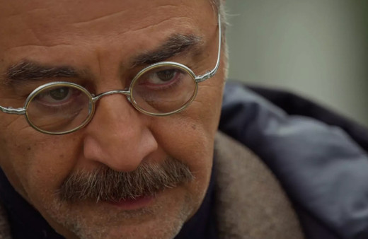 Dilber elbisesinden sonra yeni akım Azem gözlüğü! Yok satıyor