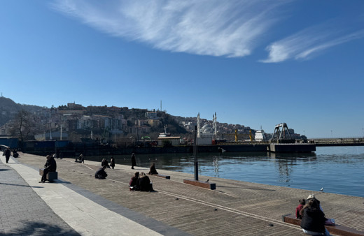 Sıcak havayı gören sahile akın etti