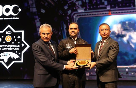 Bakan Kacır: Havacılıktaki başarımızı uzayda da elde edeceğiz