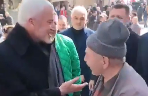 Belediye başkan adayından 'evlenecek kadın bulmasını' istedi! Enver Yılmaz bakın ne yaptı?