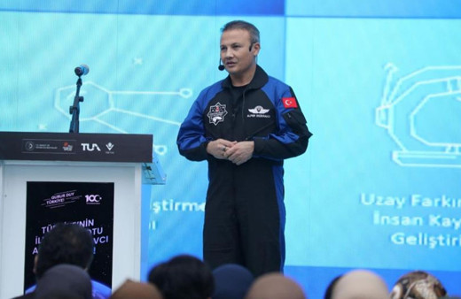 Alper Gezeravcı uzay yolculuğu sonrası ilk gençlik buluşmasını Konya'da yaptı