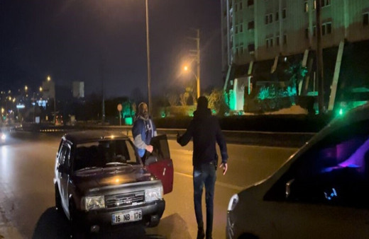 Polisi görünce geri vites yapan sürücü yakalandı