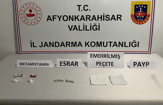 Uyuşturucu ticareti yaptığı iddia edilen 2 şahsı jandarma yakaladı