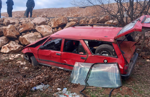 Bilecik'te seyir halinde kontrolden çıkan araç şarampole uçtu, sürücüsü yaralandı