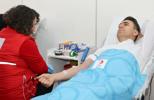 Kan bağışında bulunarak birçok kişiye örnek oldu