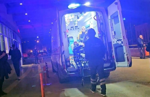 Arkadaşının boşanma aşamasındaki eşi tarafından bıçaklandı!