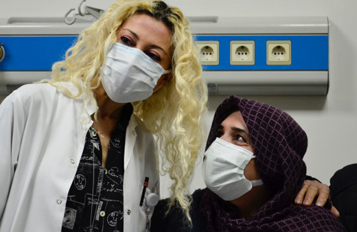 Kızından yapılan ilik nakli ile hayata tutundu