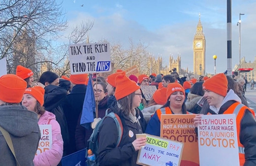 İngiltere'de pratisyen hekimler son bir yılda 10'uncu kez greve gitti