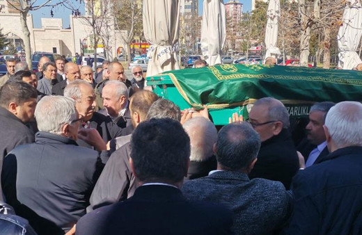 Ahmet Özsarıyıldız hayatını kaybetti