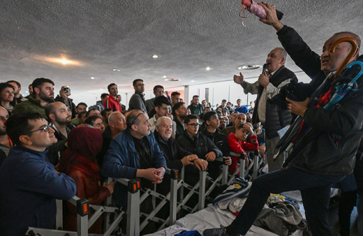 Toplu taşıma araçlarında unutulan eşyalar açık arttırmayla satıldı