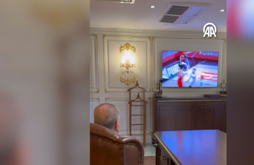 Fahrettin Altun, Cumhurbaşkanı Erdoğan'ın maç izlediği görüntüleri paylaştı