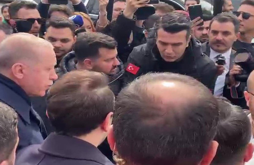 Cumhurbaşkanı Erdoğan'a evinin önünde doğum günü sürprizi