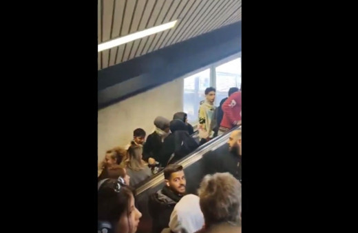 İstanbul'da metro bozuldu, yürüyen merdiven ters yönde hareket etti!