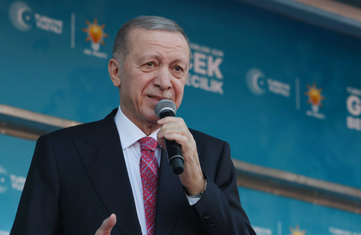 Cumhurbaşkanı Erdoğan, muhalefete saydırmaya devam etti! Özgür Özel'e: 31 Mart'ta onu da 'özgür'leştireceğiz