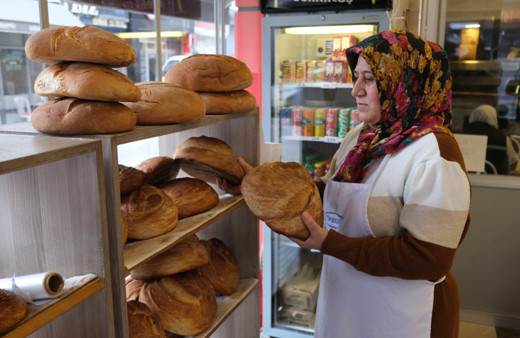 Bozuk para bulamayan fırıncılar, dilencilerden bozukluk istemeye başladı