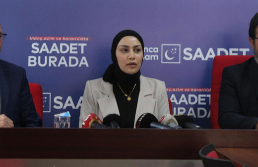 Babası çekilince kızı belediye başkan adayı oldu!