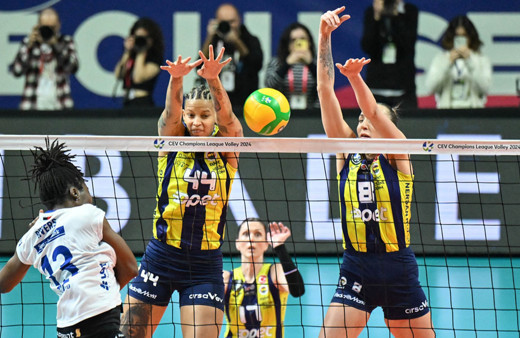 Fenerbahçe Opet CEV Şampiyonlar ligi'nde yarı finale yükseldi