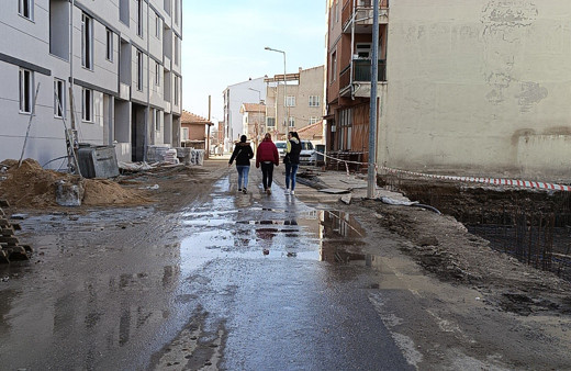 Edirne'de bozuk yollar ve su kesintileri vatandaşı canından bezdirdi