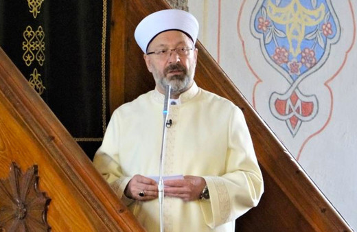 Ali Erbaş Cuma hutbesinde 'ömür sermayesini boşa harcatıyor' diyerek uyardı