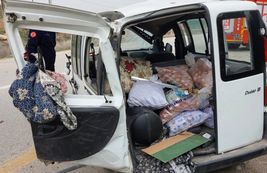 Hafif ticari araç takla attı, sürücü ağır yaralandı