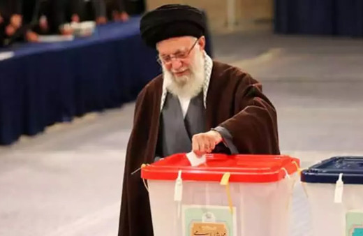 İran’da oy verme işlemi gece yarısına kadar uzatıldı