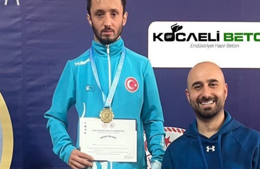 Wushu kungfu şampiyonasında birinci oldu