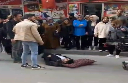 Elazığ’da yolun karşısına geçmeye çalışan yayaya otomobil çarptı