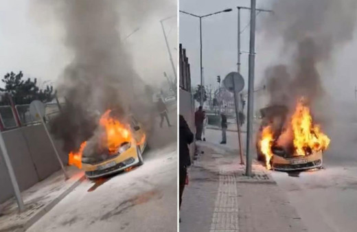 Seyir halindeki ticari taksi alev alev yandı!