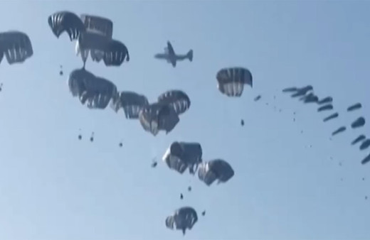 ABD, Gazze'ye havadan yiyecek attı! İsrail'in kanlı planı: Yardım konvoyu yollayıp 118 kişiyi katletti