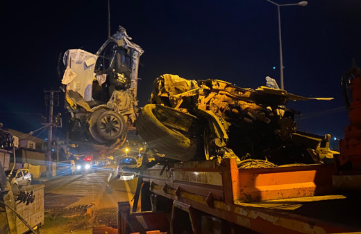 Diyarbakır’da beton direğe çarpan sürücü hayatını kaybetti