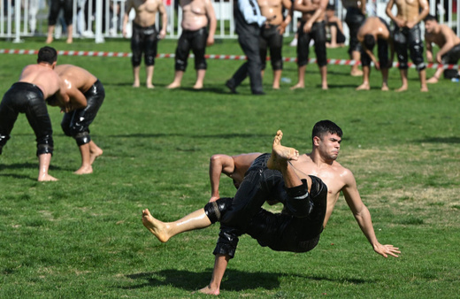 İzmir'de 38. Ulukent Yağlı Güreşleri başladı
