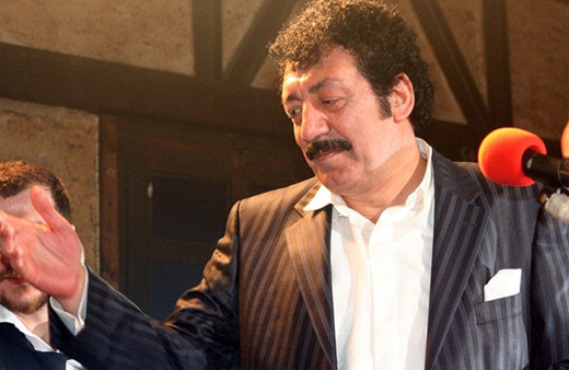 "Arabeskin Babası" Müslüm Gürses, İstanbul'da mezarı başında anıldı