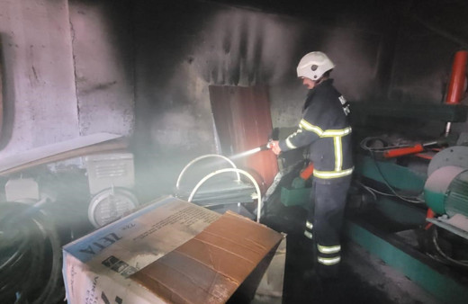 İskenderun'da iş yerinde çıkan yangını söndürüldü