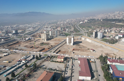 Depremin simgesi Ebrar Sitesi'nde yerinde dönüşüm