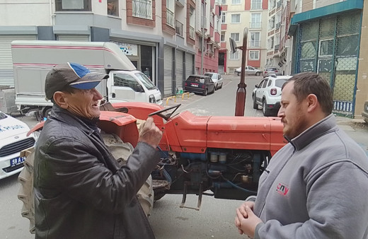 Traktöre binerken dengesini kaybedip düşerek yaralandı