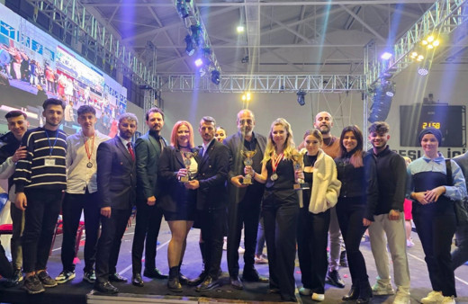 Manisalı kuaförler Söke'den 3 kupayla döndü